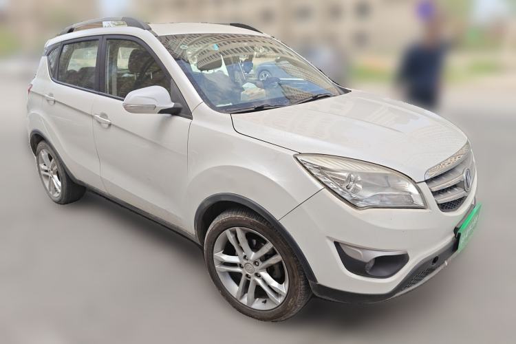 Used CHANGAN CS35 2012 1.6L Manual Luxury Model China IV Standard Front Right 45 Deg