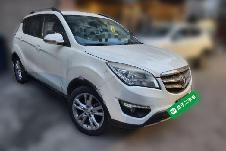 Used CHANGAN CS35 2012 1.6L Manual Luxury Model China IV Standard Front Right 45 Deg