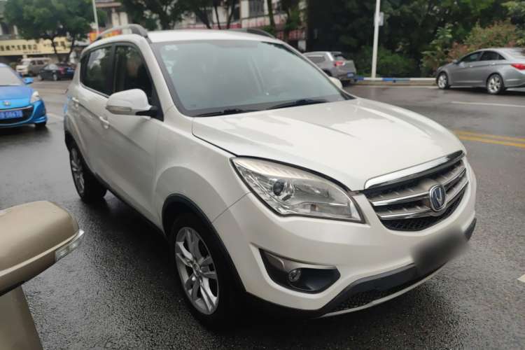 Used CHANGAN CS35 2012 1.6L Manual Luxury Model China IV Standard Front Right 45 Deg