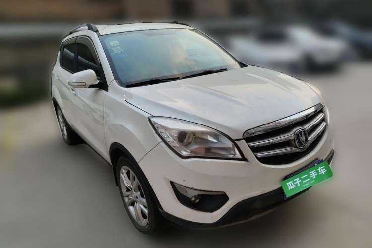 Used CHANGAN CS35 2012 1.6L Manual Luxury Model China IV Standard Front Right 45 Deg
