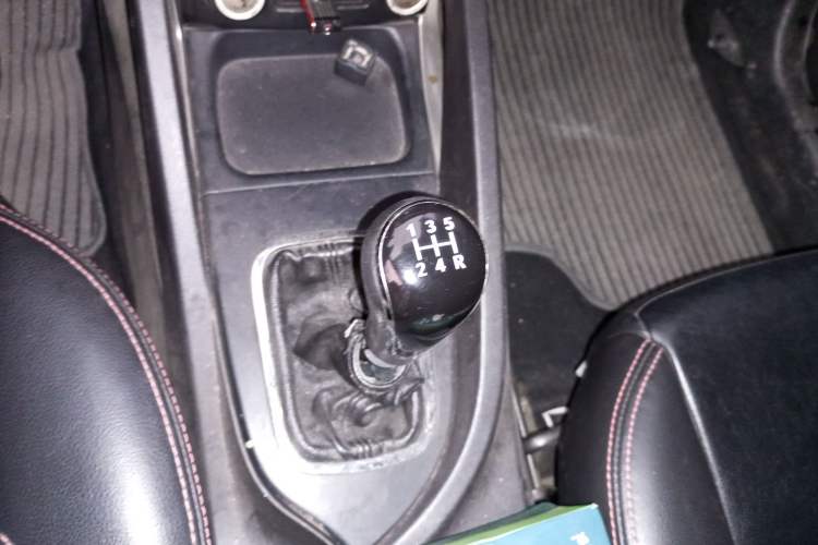 Used CHANGAN CS35 2012 1.6L Manual Luxury Model China IV Standard Gear Lever