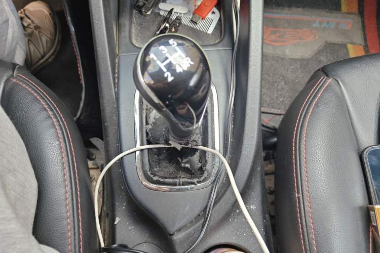 Used CHANGAN CS35 2012 1.6L Manual Luxury Model China IV Standard Gear Lever