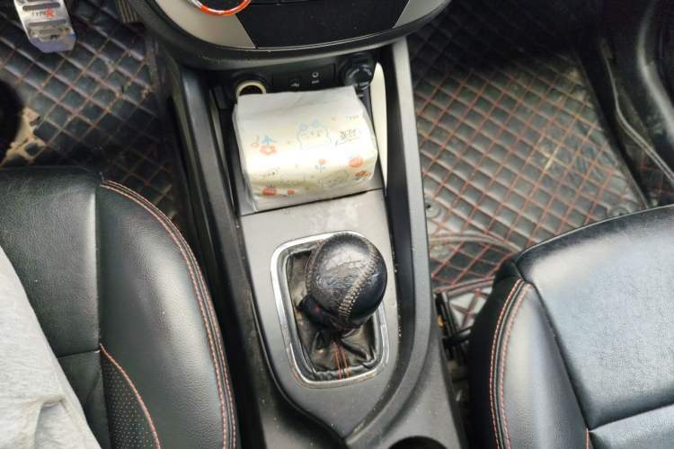 Used CHANGAN CS35 2012 1.6L Manual Comfort Version China V Standard Gear Lever