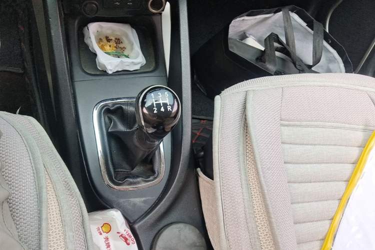Used CHANGAN CS35 2012 1.6L Manual Comfort Edition China IV Standard Gear Lever