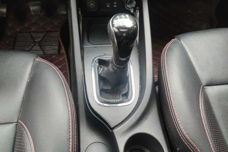 Used CHANGAN CS35 2012 1.6L Manual Luxury Model China IV Standard Gear Lever