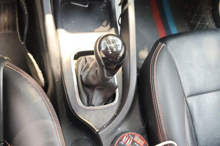 Used CHANGAN CS35 2012 1.6L Manual Luxury Model China IV Standard Gear Lever