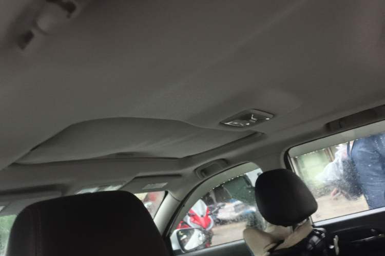 Used CHANGAN CS35 2012 1.6L Automatic Luxury Version China IV Standard Headliner