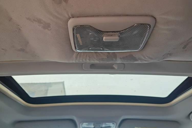 Used CHANGAN CS35 2012 1.6L Manual Luxury Model China IV Standard Headliner