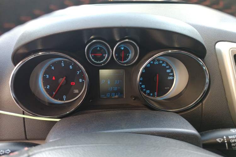 Used CHANGAN CS35 2012 1.6L Automatic Luxury Version China IV Standard Instrument Cluster