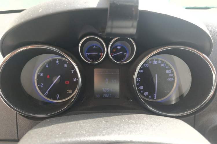 Used CHANGAN CS35 2012 1.6L Automatic Luxury Version China V Standard Instrument Cluster