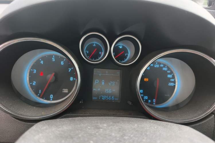 Used CHANGAN CS35 2012 1.6L Automatic Luxury Version China IV Standard Instrument Cluster