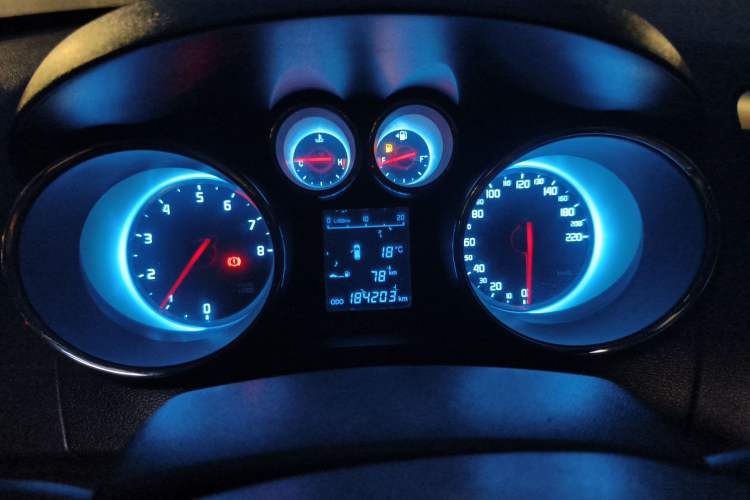 Used CHANGAN CS35 2012 1.6L Manual Luxury Model China IV Standard Instrument Cluster