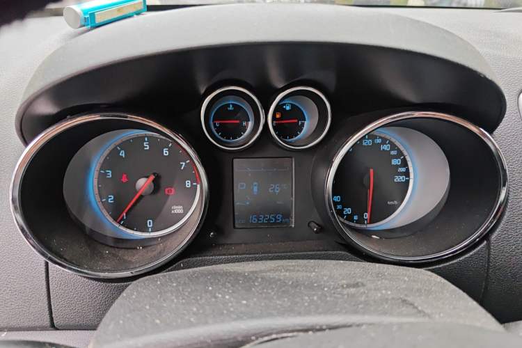Used CHANGAN CS35 2012 1.6L Automatic Luxury Version China IV Standard Instrument Cluster