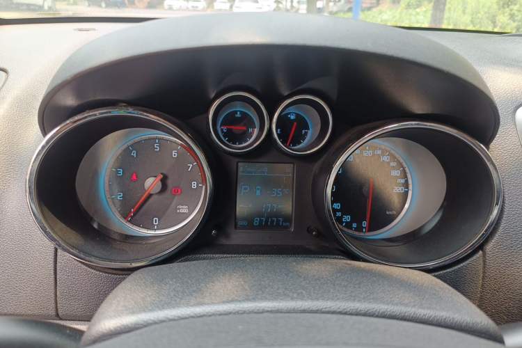 Used CHANGAN CS35 2012 1.6L Automatic Luxury Version China IV Standard Instrument Cluster