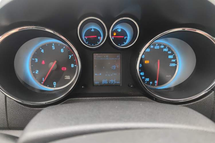 Used CHANGAN CS35 2012 1.6L Manual Luxury Model China IV Standard Instrument Cluster