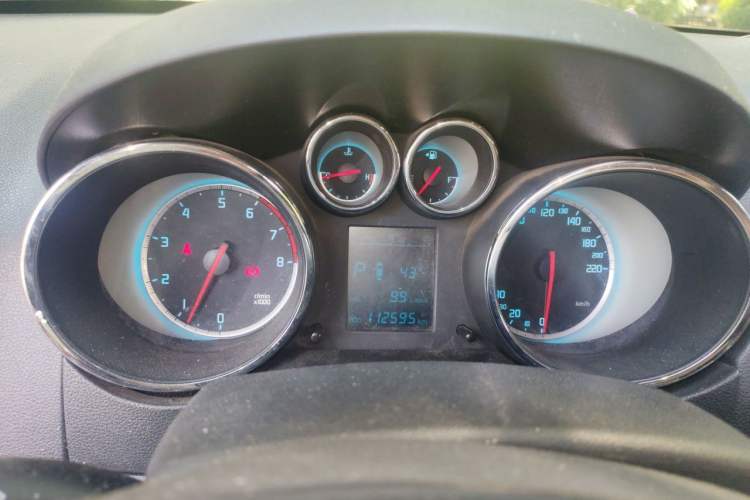 Used CHANGAN CS35 2012 1.6L Automatic Luxury Version China IV Standard Instrument Cluster