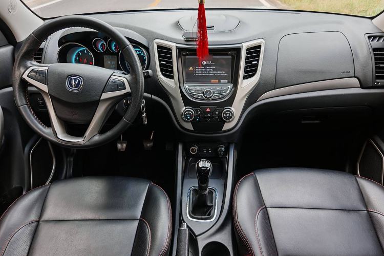 Used CHANGAN CS35 2012 1.6L Manual Luxury Model China IV Standard Interior 1
