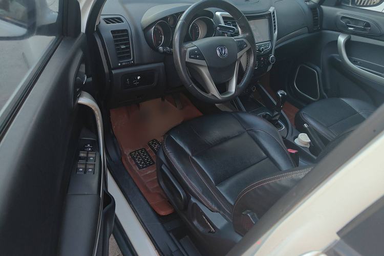 Used CHANGAN CS35 2012 1.6L Manual Luxury Model China IV Standard Interior 2