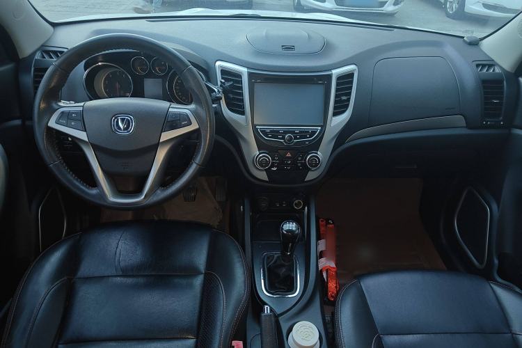 Used CHANGAN CS35 2012 1.6L Manual Luxury Model China IV Standard Interior 3