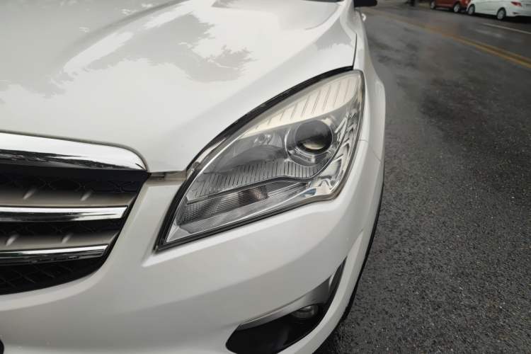 Used CHANGAN CS35 2012 1.6L Manual Luxury Model China IV Standard Left Front Headlight