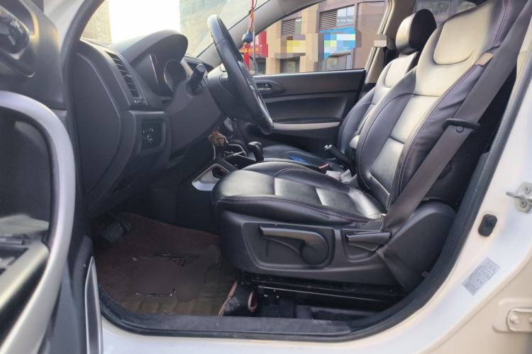 Used CHANGAN CS35 2012 1.6L Automatic Luxury Version China IV Standard Left Front Seat