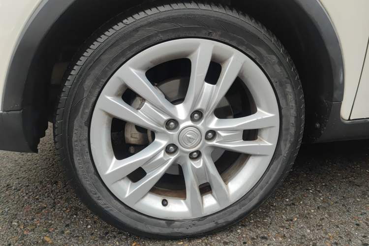 Used CHANGAN CS35 2012 1.6L Manual Luxury Model China IV Standard Left Front Wheel Hub
