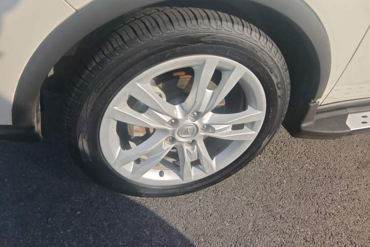 Used CHANGAN CS35 2012 1.6L Automatic Luxury Version China IV Standard Left Front Wheel Hub