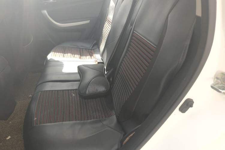Used CHANGAN CS35 2012 1.6L Automatic Luxury Version China V Standard Left Rear Seat