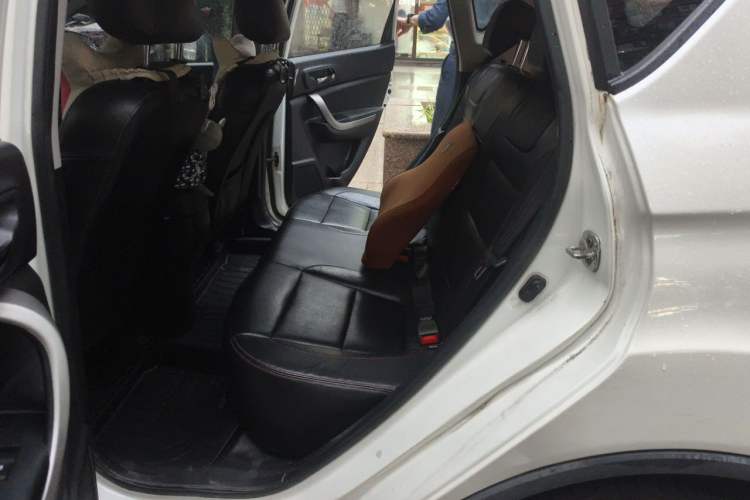 Used CHANGAN CS35 2012 1.6L Automatic Luxury Version China IV Standard Left Rear Seat