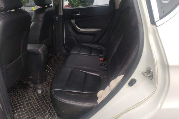 Used CHANGAN CS35 2012 1.6L Automatic Luxury Version China IV Standard Left Rear Seat