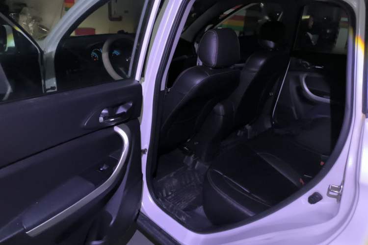 Used CHANGAN CS35 2012 1.6L Automatic Luxury Version China IV Standard Left Rear Seat