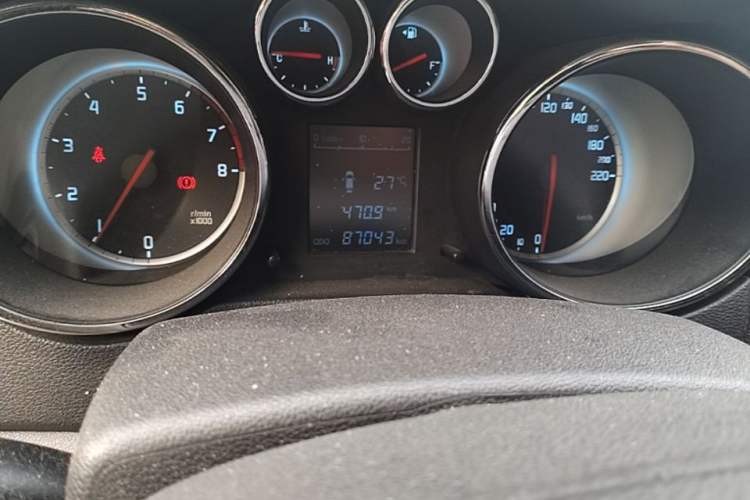 Used CHANGAN CS35 2012 1.6L Manual Luxury Model China IV Standard Odometer Close Up