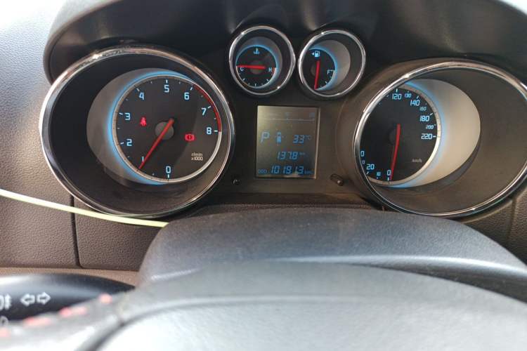 Used CHANGAN CS35 2012 1.6L Automatic Luxury Version China IV Standard Odometer Close Up