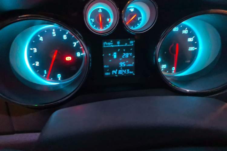 Used CHANGAN CS35 2012 1.6L Manual Luxury Model China IV Standard Odometer Close Up