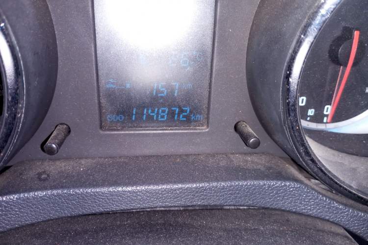 Used CHANGAN CS35 2012 1.6L Manual Luxury Model China IV Standard Odometer Close Up