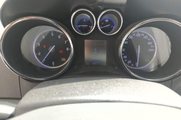 Used CHANGAN CS35 2012 1.6L Automatic Luxury Version China V Standard Odometer Close Up
