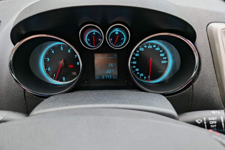 Used CHANGAN CS35 2012 1.6L Manual Luxury Model China IV Standard Odometer Close Up