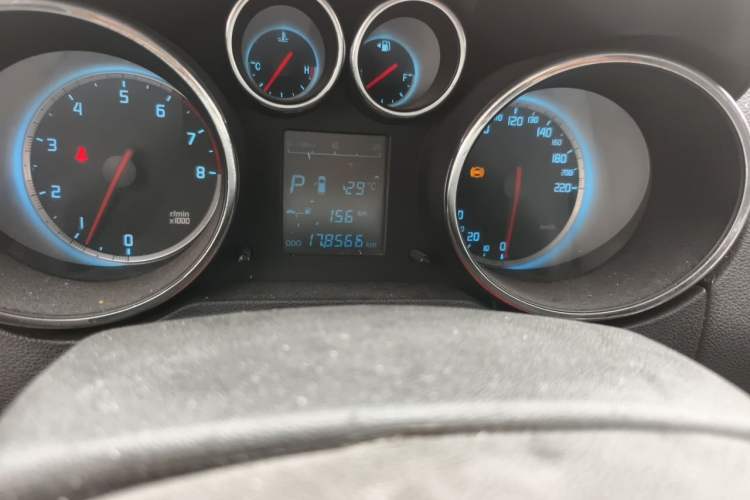 Used CHANGAN CS35 2012 1.6L Automatic Luxury Version China IV Standard Odometer Close Up