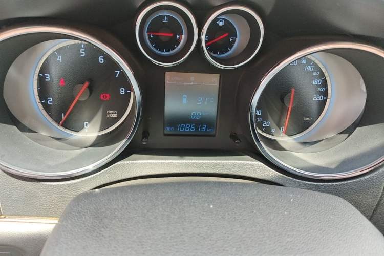 Used CHANGAN CS35 2012 1.6L Manual Comfort Edition China IV Standard Odometer Close Up