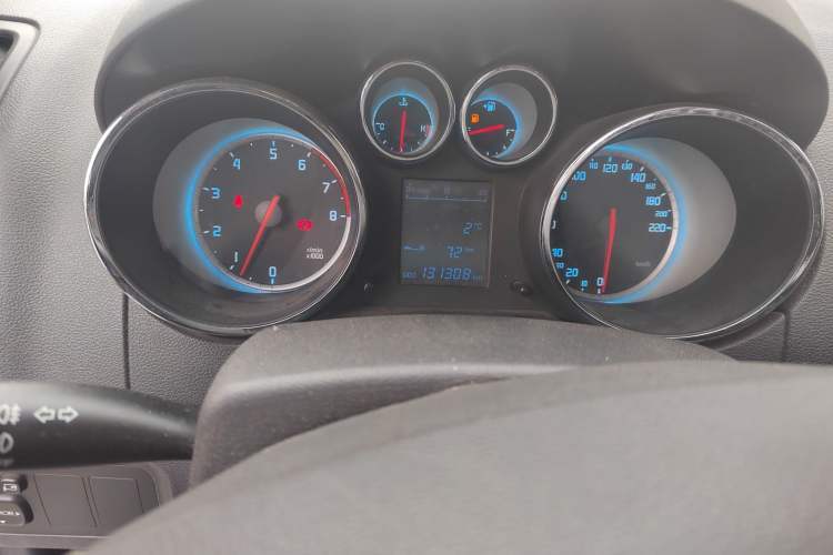 Used CHANGAN CS35 2012 1.6L Manual Comfort Version China V Standard Odometer Close Up