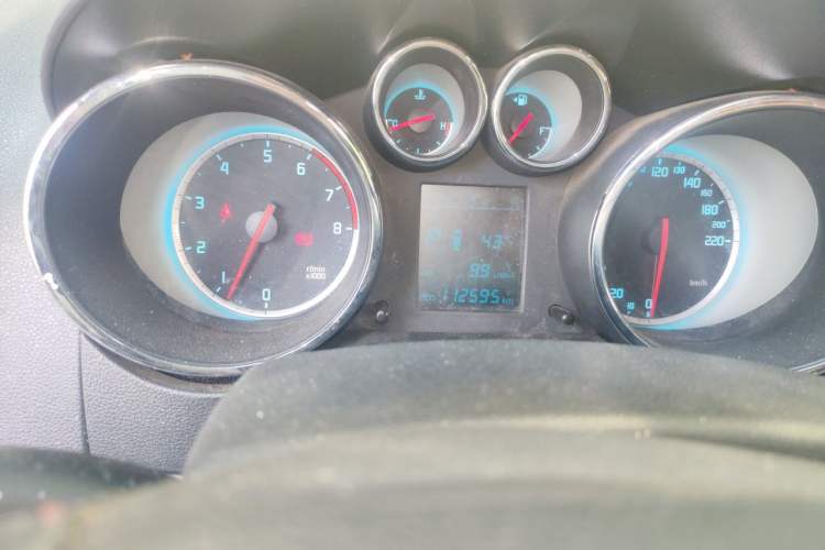 Used CHANGAN CS35 2012 1.6L Automatic Luxury Version China IV Standard Odometer Close Up