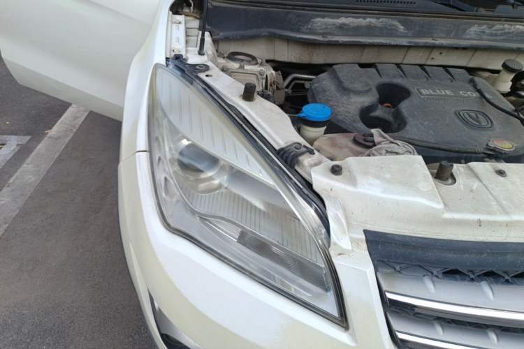 Used CHANGAN CS35 2012 1.6L Automatic Luxury Version China IV Standard Right Front Headlight