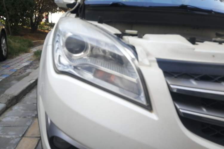 Used CHANGAN CS35 2012 1.6L Automatic Luxury Version China IV Standard Right Front Headlight