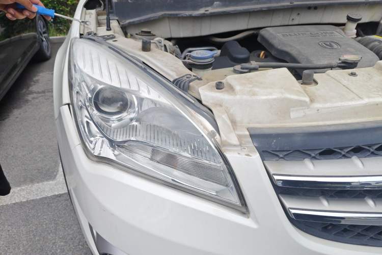 Used CHANGAN CS35 2012 1.6L Automatic Luxury Version China IV Standard Right Front Headlight