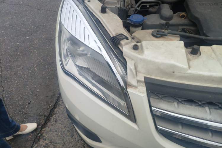 Used CHANGAN CS35 2012 1.6L Automatic Luxury Version China IV Standard Right Front Headlight