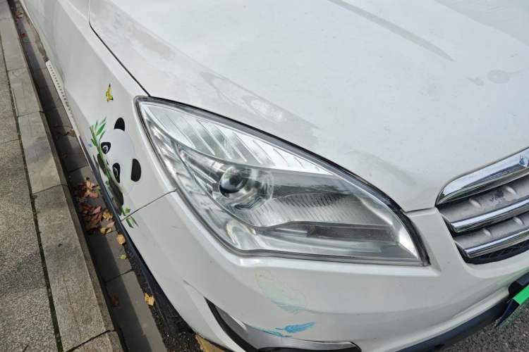 Used CHANGAN CS35 2012 1.6L Automatic Luxury Version China IV Standard Right Front Headlight