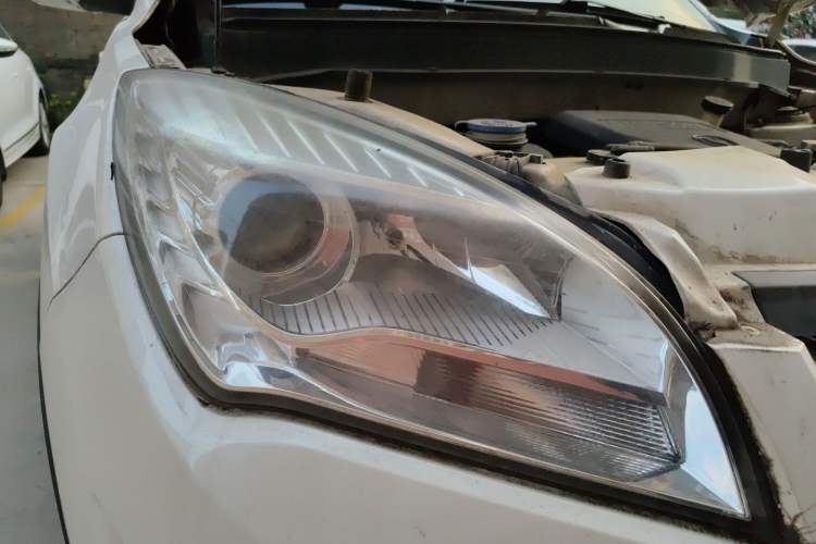 Used CHANGAN CS35 2012 1.6L Manual Luxury Model China IV Standard Right Front Headlight