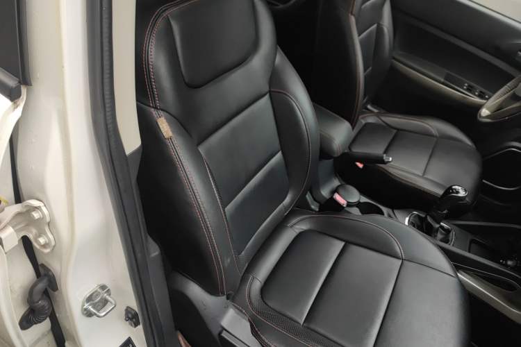 Used CHANGAN CS35 2012 1.6L Manual Luxury Model China IV Standard Right Front Seat