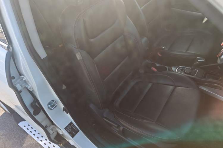 Used CHANGAN CS35 2012 1.6L Automatic Luxury Version China IV Standard Right Front Seat