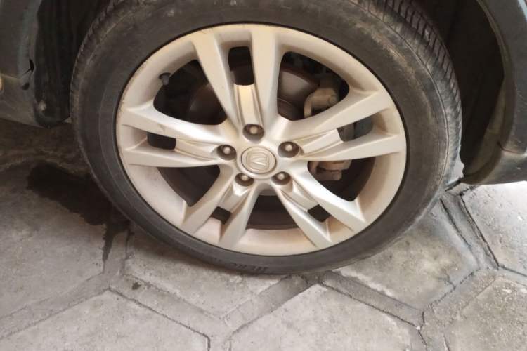 Used CHANGAN CS35 2012 1.6L Manual Luxury Model China IV Standard Right Front Wheel Hub